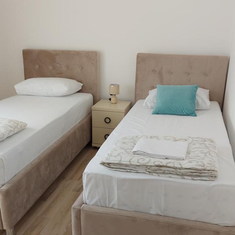 Hotel Kaligrosh - Dvokrevetna Soba sa Zasebnim Krevetima - 1