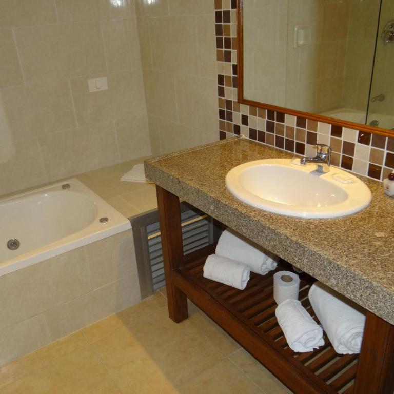 Hotel Italiano - Deluxe Double or Twin Room - 9
