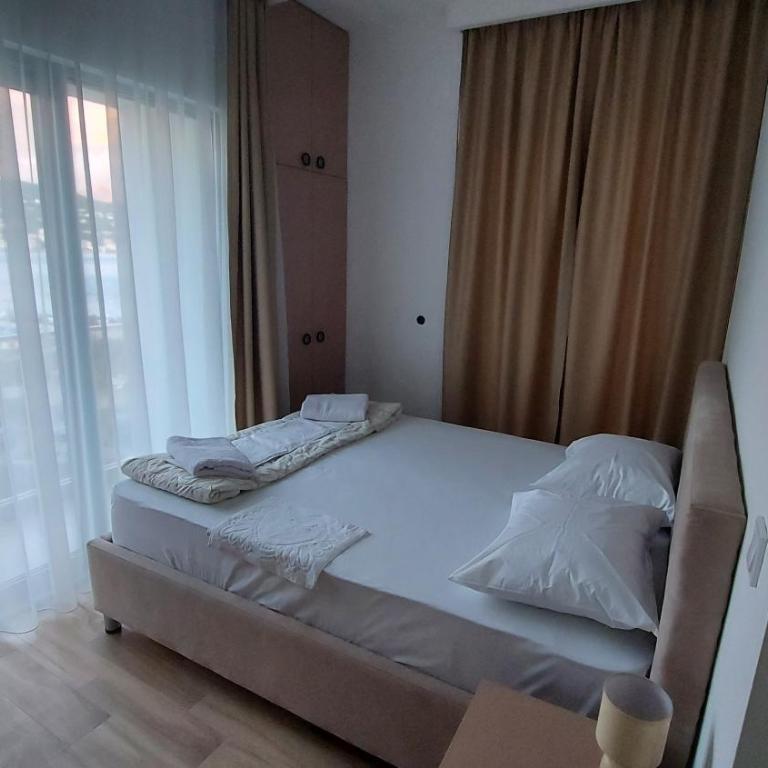Hotel Kaligrosh - Deluks Dvokrevetna Soba sa Bračnim Krevetom - 3