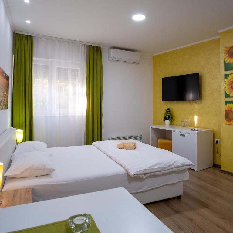 Apartments Sweet Dreams - Deluks Dvokrevetna Soba sa Bračnim Krevetom - 2