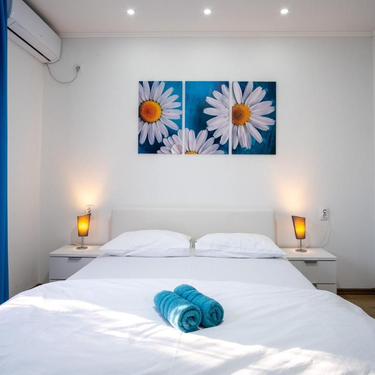Apartments Sweet Dreams - Deluks Dvokrevetna Soba sa Bračnim Krevetom i Balkonom - 7