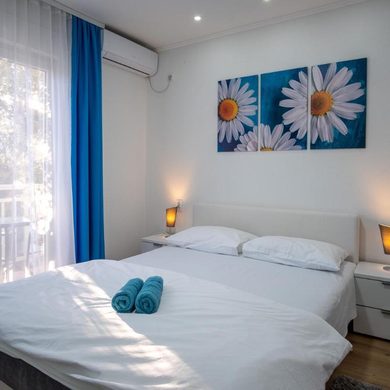 Apartments Sweet Dreams - Deluks Dvokrevetna Soba sa Bračnim Krevetom i Balkonom - 2