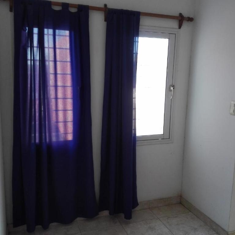 CASA CON PILETA Y COCHERa - Casa con 1 dormitorio - 9