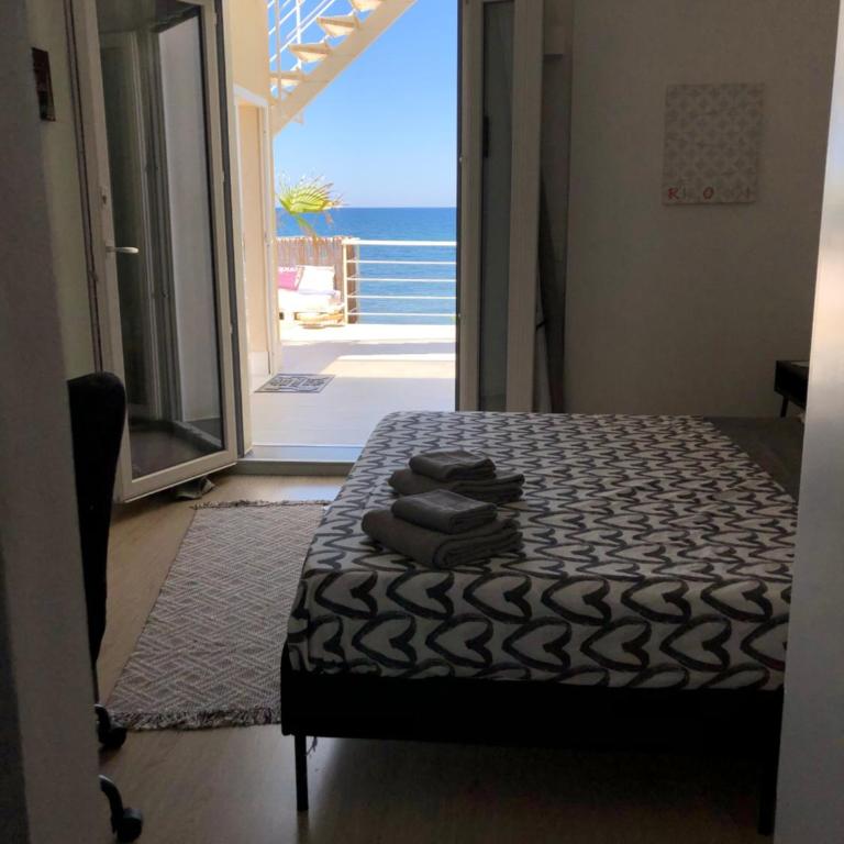 Sea view life - Zimmer mit Kingsize-Bett und Meerblick - 16