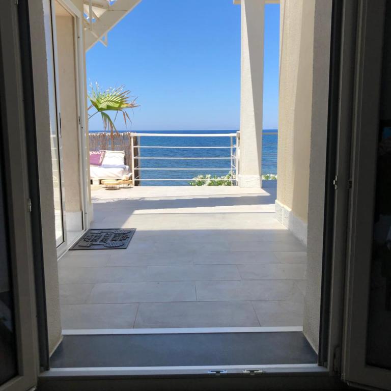 Sea view life - Zimmer mit Kingsize-Bett und Meerblick - 13