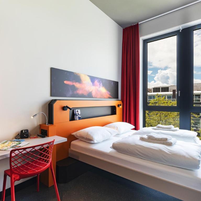 MEININGER Hotel Genève Centre Charmilles - Chambre Lits Jumeaux - 1