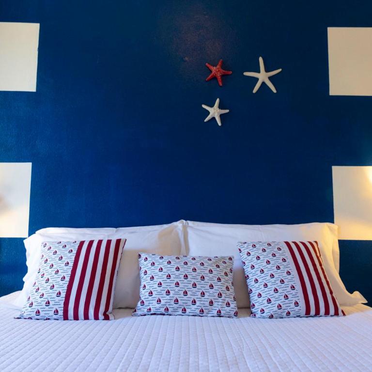 Villa Curiazzi Guesthouse Viale la Pelosa 16 - Camera Matrimoniale Deluxe con 1 Letto Supplementare - 4