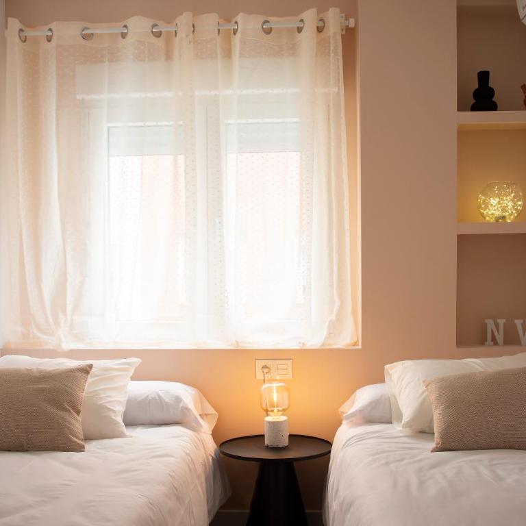 Duerme junto a la Plaza de Toros de Granada. - Three-Bedroom Apartment - 23
