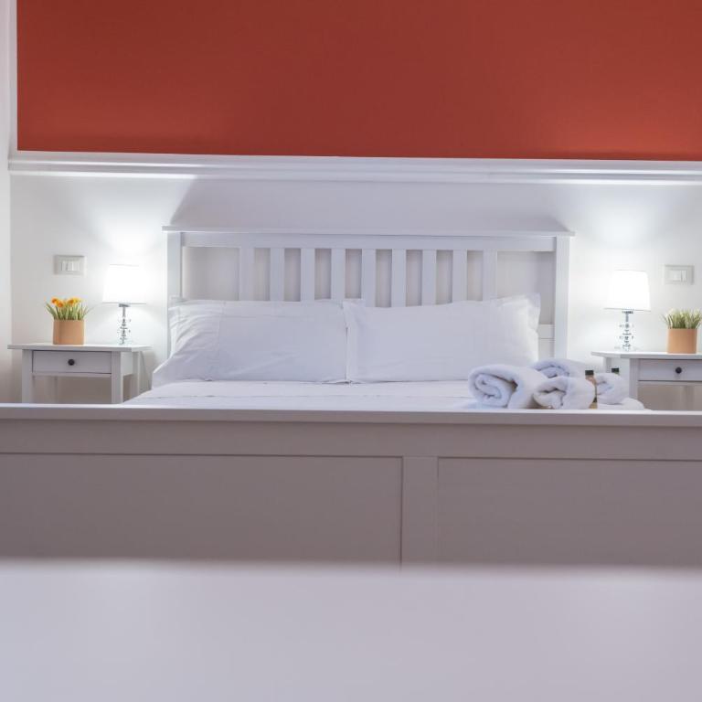 Liberty Palace - Double Room with Private Bathroom - 3