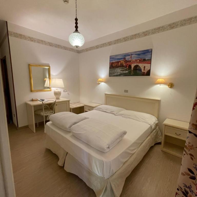 Hotel Rabay - Habitación Doble con vistas al lago - 1 o 2 camas - 3