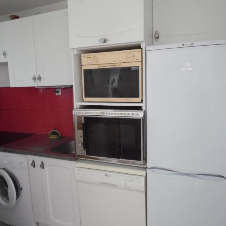 APPARTEMENT AVEC PISCINE - Appartement - Vue sur Piscine - 7