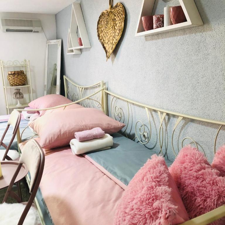 Apartman Indira - Dvokrevetna Soba sa Bračnim Krevetom - 5