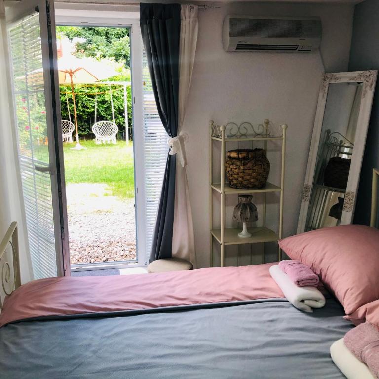 Apartman Indira - Dvokrevetna Soba sa Bračnim Krevetom - 7