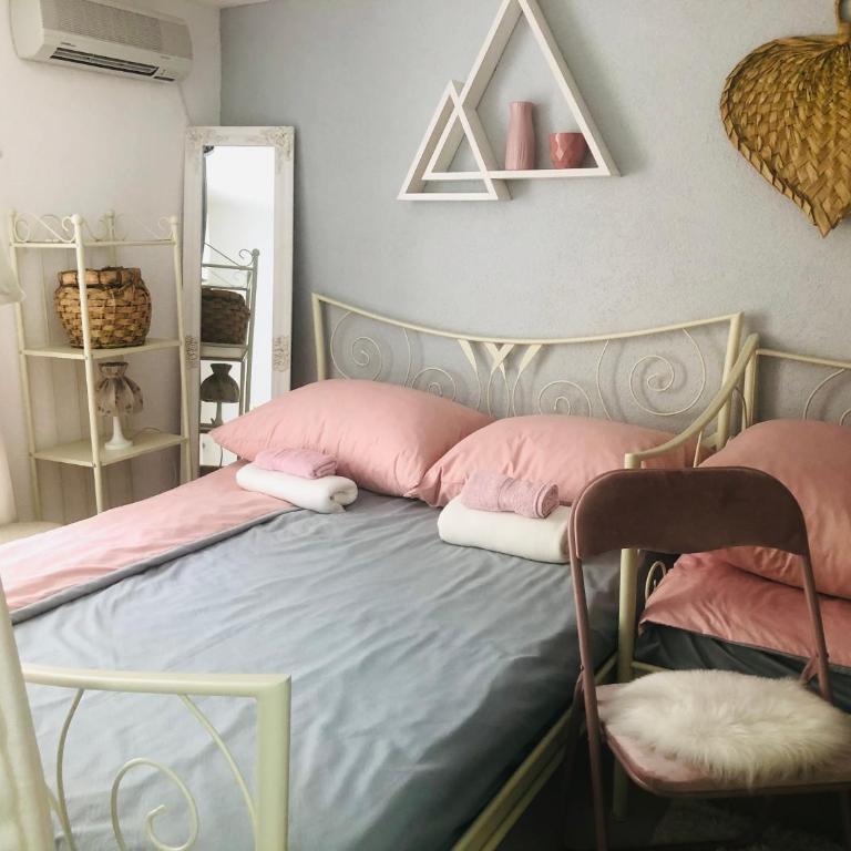 Apartman Indira - Dvokrevetna Soba sa Bračnim Krevetom - 14