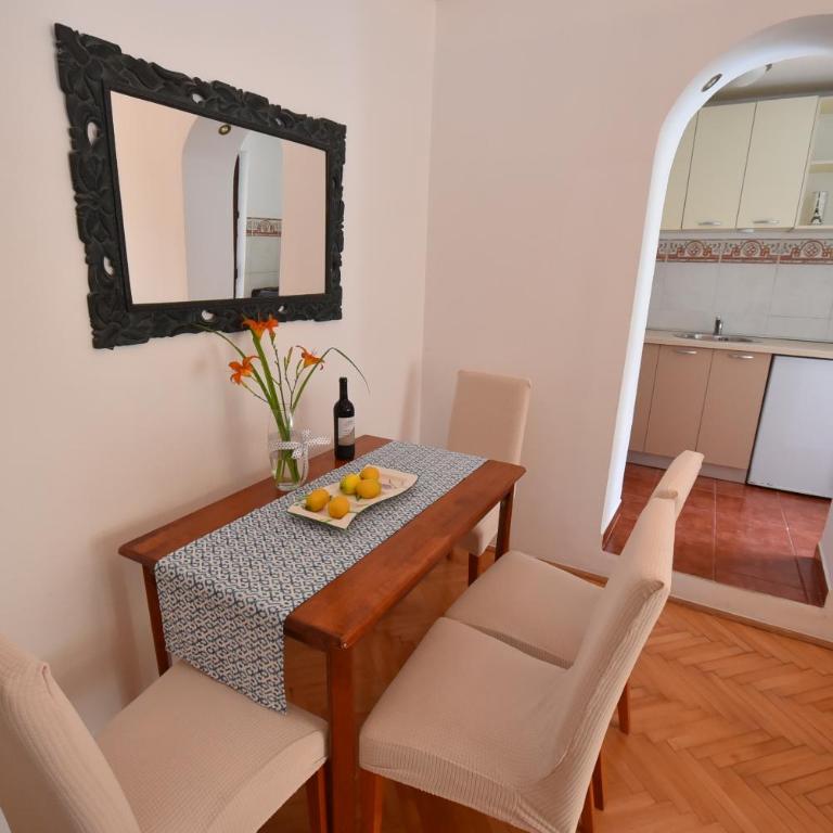 Apartman Taraca Villa Knezevic - One-Bedroom Apartment with Garden View - 13