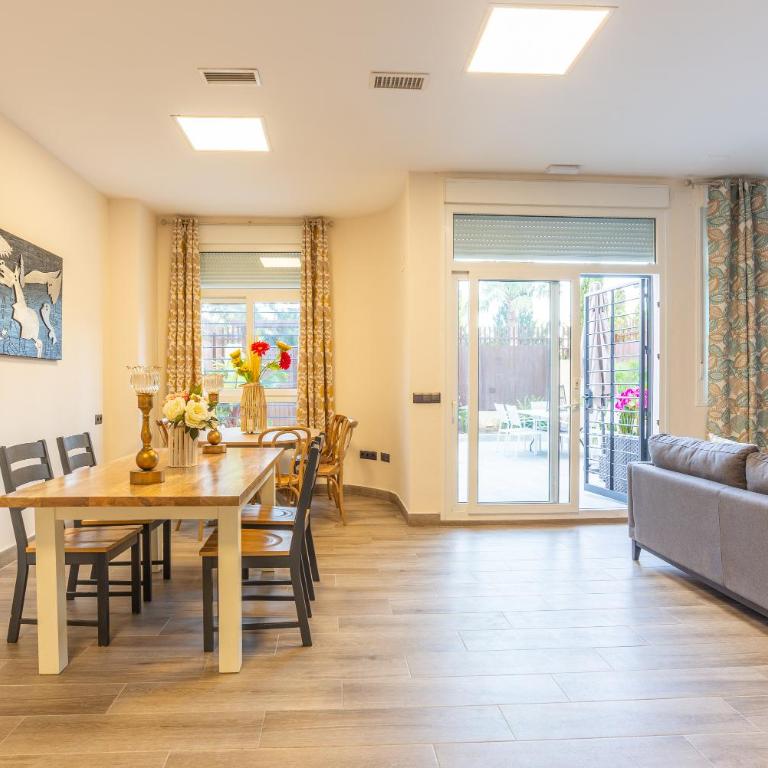 Duplex de lujo en la playa , jacuzzy, piscina, chimenea y padel - Duplex Apartment - 96