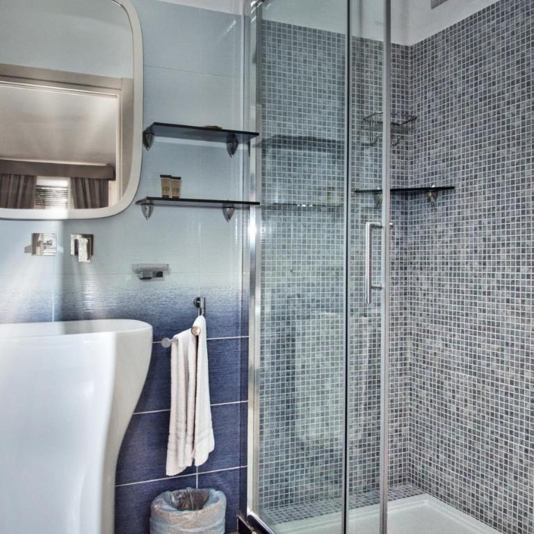 Smart Suite & Apartments - Camera Matrimoniale Comfort - 4