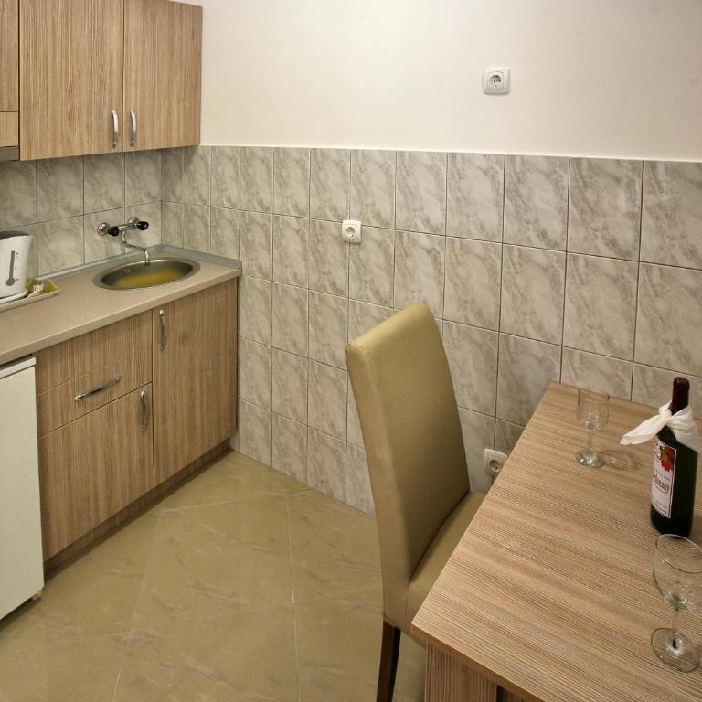 Apartments Obala - Katić - Studio with Patio (3 Adults) - 2