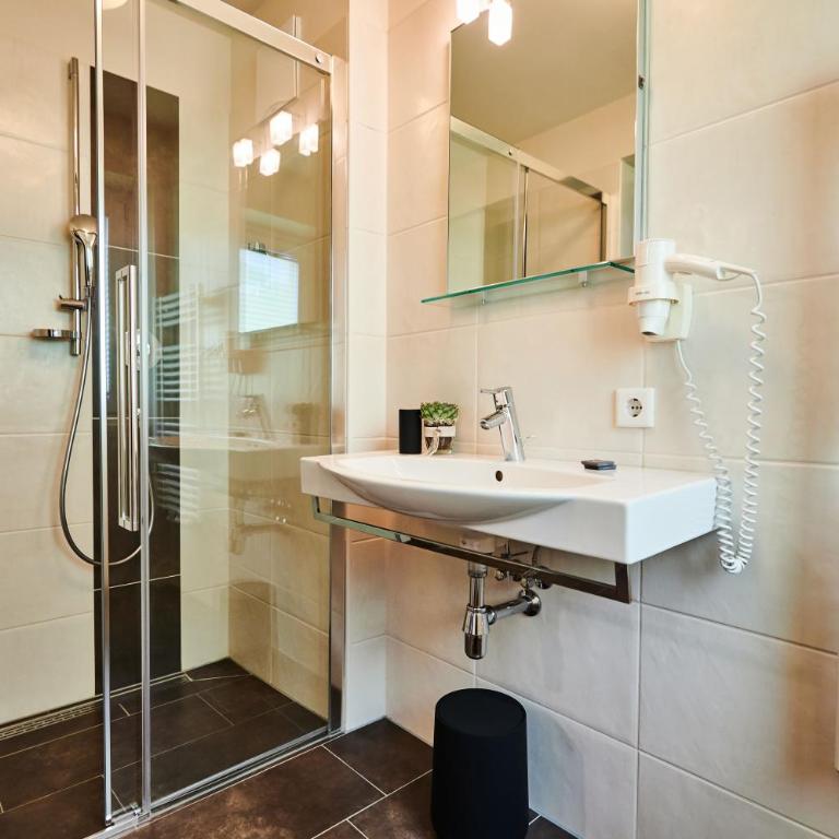 EVI APARTMENTS via we rent - Apartment mit 1 Schlafzimmer und Balkon - 11