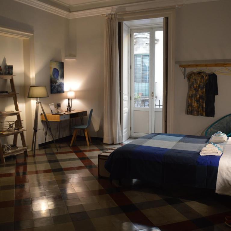 Bed, Book & Breakfast Landolina - Deluxe Room with Balcony - 5