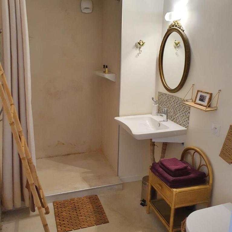La cigale et la fourmi - Chambre Lit King-Size - 8