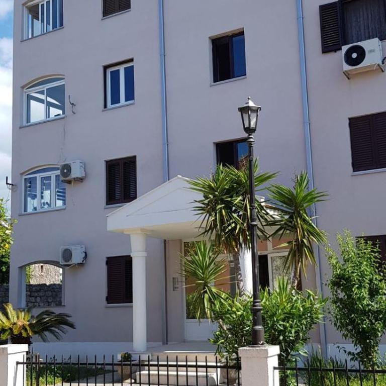 Small Oasis Apartment - Studio Apartment - 29