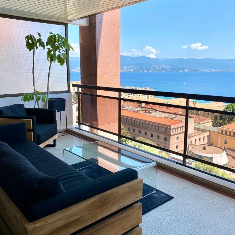 Grand T2 STANDING AJACCIO Proche centre et plages VUE PANORAMIQUE PARKING PRIVE - Appartement 1 Chambre - 3
