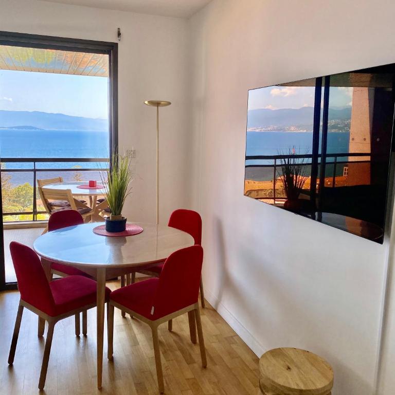 Grand T2 STANDING AJACCIO Proche centre et plages VUE PANORAMIQUE PARKING PRIVE - Appartement 1 Chambre - 14