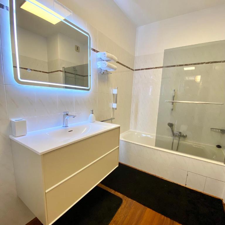 Grand T2 STANDING AJACCIO Proche centre et plages VUE PANORAMIQUE PARKING PRIVE - Appartement 1 Chambre - 18