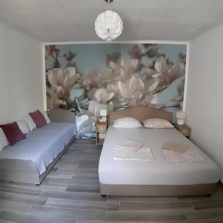 Vicky Apartments - Triple Room with Shared Bathroom - 44