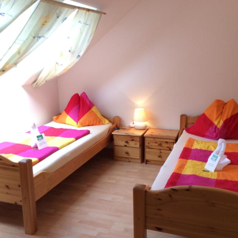 Stadthotel Schwerterbräu - Familienzimmer (2 Erwachsene + 2 Kinder) - 10