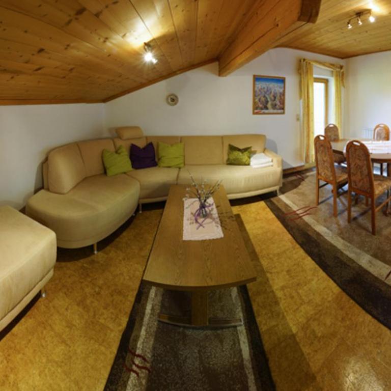 Gästehaus Elfi - Apartment mit Blick auf die Berge - 4