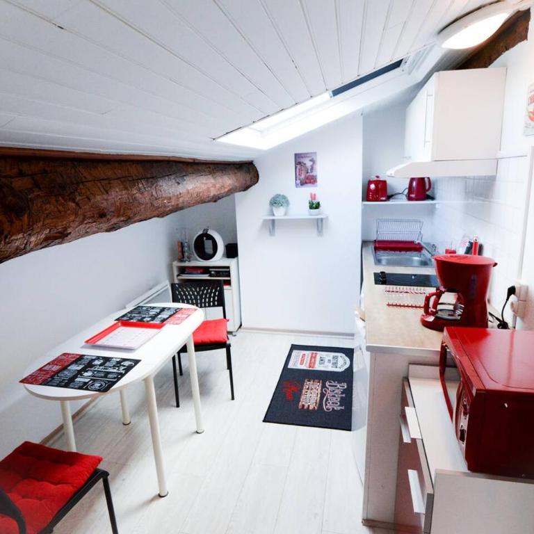 STUDIO 9 Classé 2 Etoiles - Appartement 1 Chambre - 3