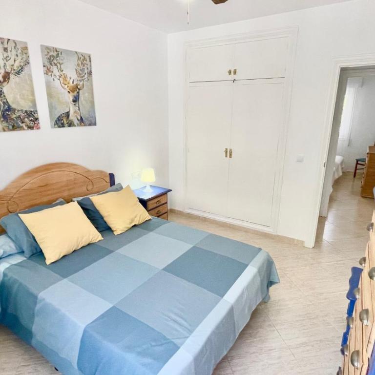 Chalet en primera Línea con 150m2 de Jardín Privado - Casa de 3 dormitorios - 42