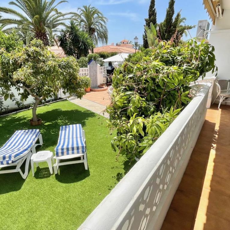 Chalet en primera Línea con 150m2 de Jardín Privado - Casa de 3 dormitorios - 43
