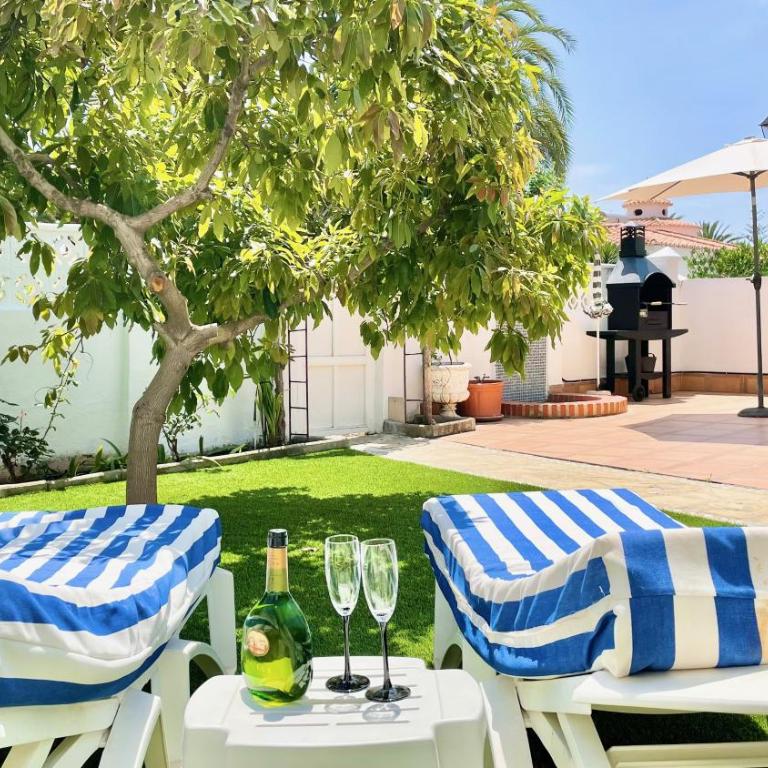 Chalet en primera Línea con 150m2 de Jardín Privado - Casa de 3 dormitorios - 1
