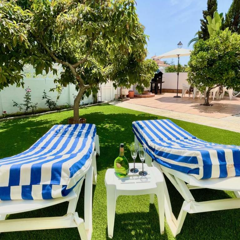 Chalet en primera Línea con 150m2 de Jardín Privado - Casa de 3 dormitorios - 2