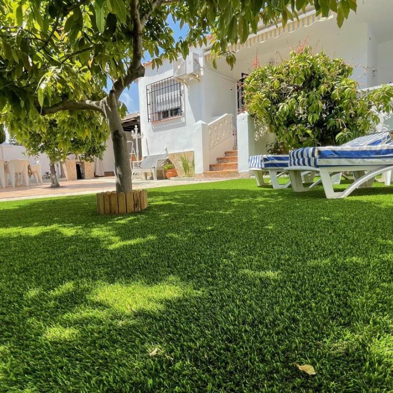 Chalet en primera Línea con 150m2 de Jardín Privado - Casa de 3 dormitorios - 53