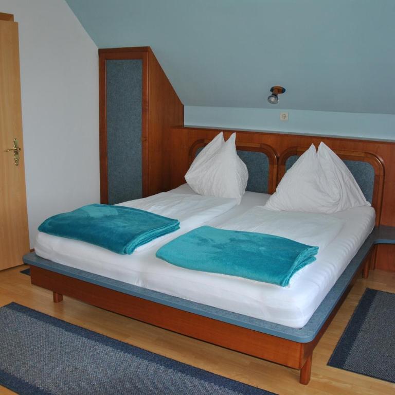 Frühstückspension Matheidl - Familienzimmer - 12