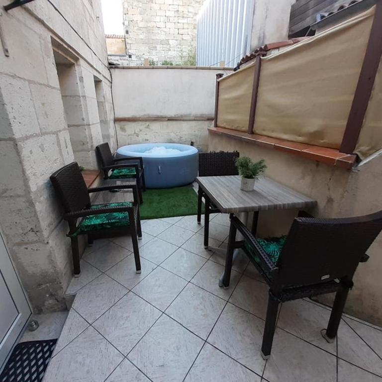 Joli petit loft dans échoppe pierre centre-ville - Appartement avec Terrasse - 18