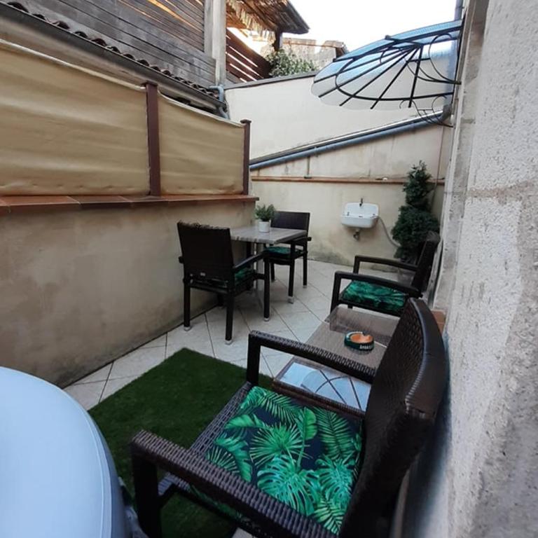 Joli petit loft dans échoppe pierre centre-ville - Appartement avec Terrasse - 17