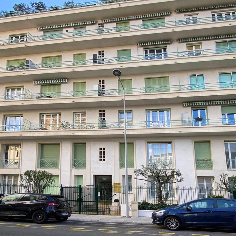 Centre, deux pièces, calme, terrasse plein sud - Appartement - Vue sur Jardin - 15