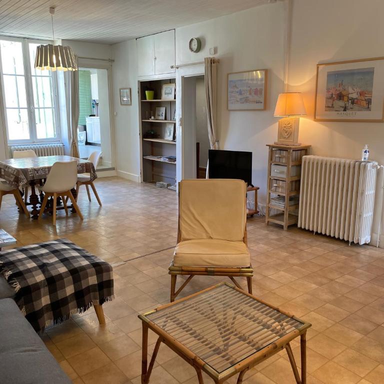 Maison centre-ville avec cour privée, plage à pied - Maison de Ville 2 Chambres - 12