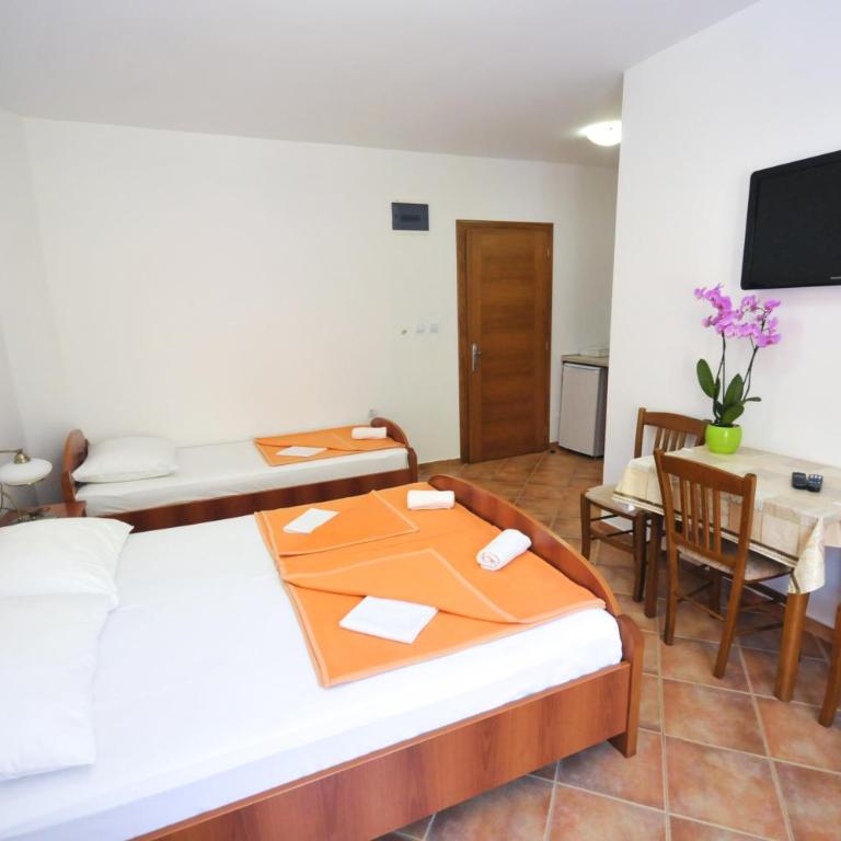 TILIA Apartments - Studio with Terrace - 4