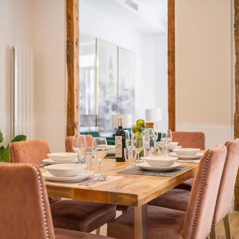 Ever House - El CORAZON de CHUECA - Three-Bedroom Apartment - 46