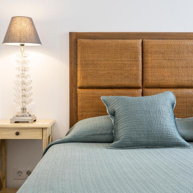 Ever House - El CORAZON de CHUECA - Three-Bedroom Apartment - 36