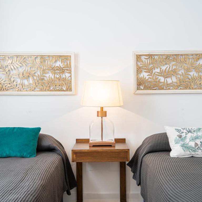 Ever House - El CORAZON de CHUECA - Three-Bedroom Apartment - 40