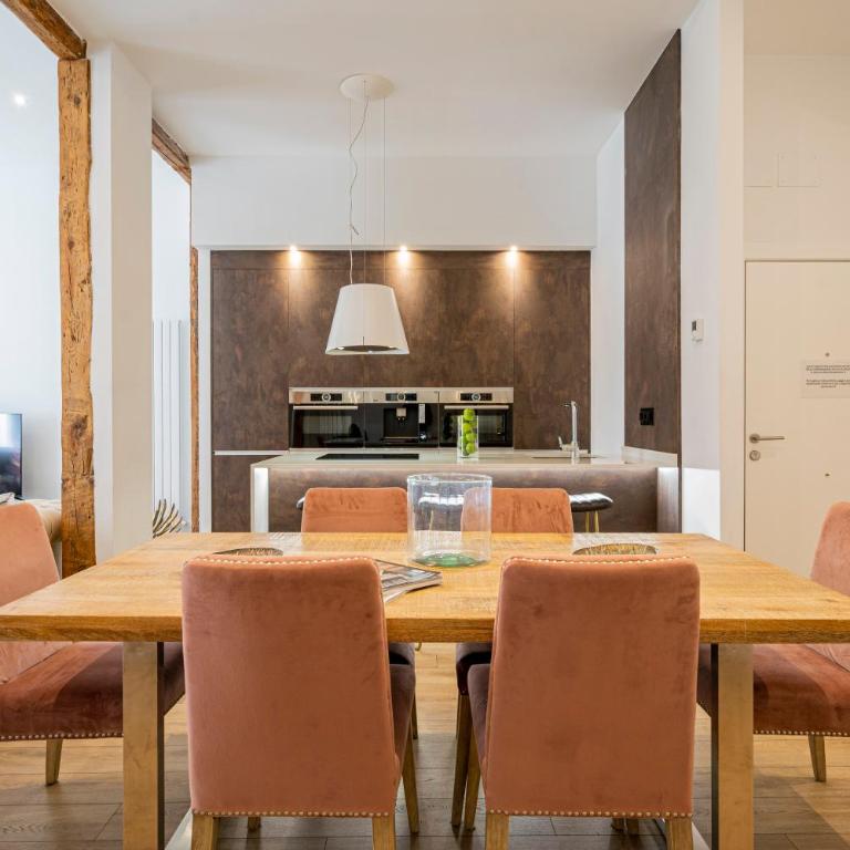 Ever House - El CORAZON de CHUECA - Three-Bedroom Apartment - 21