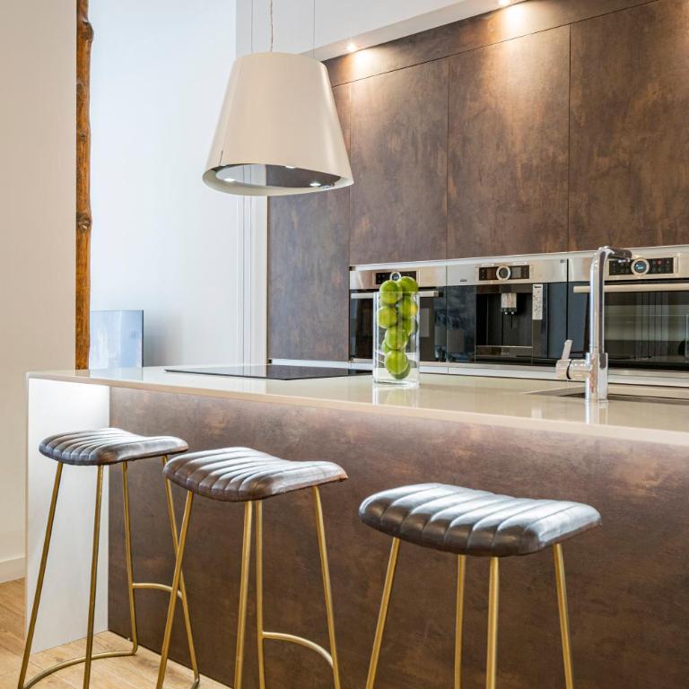Ever House - El CORAZON de CHUECA - Three-Bedroom Apartment - 15