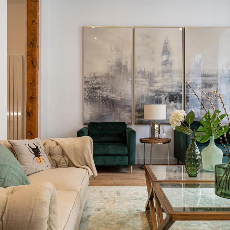 Ever House - El CORAZON de CHUECA - Three-Bedroom Apartment - 8